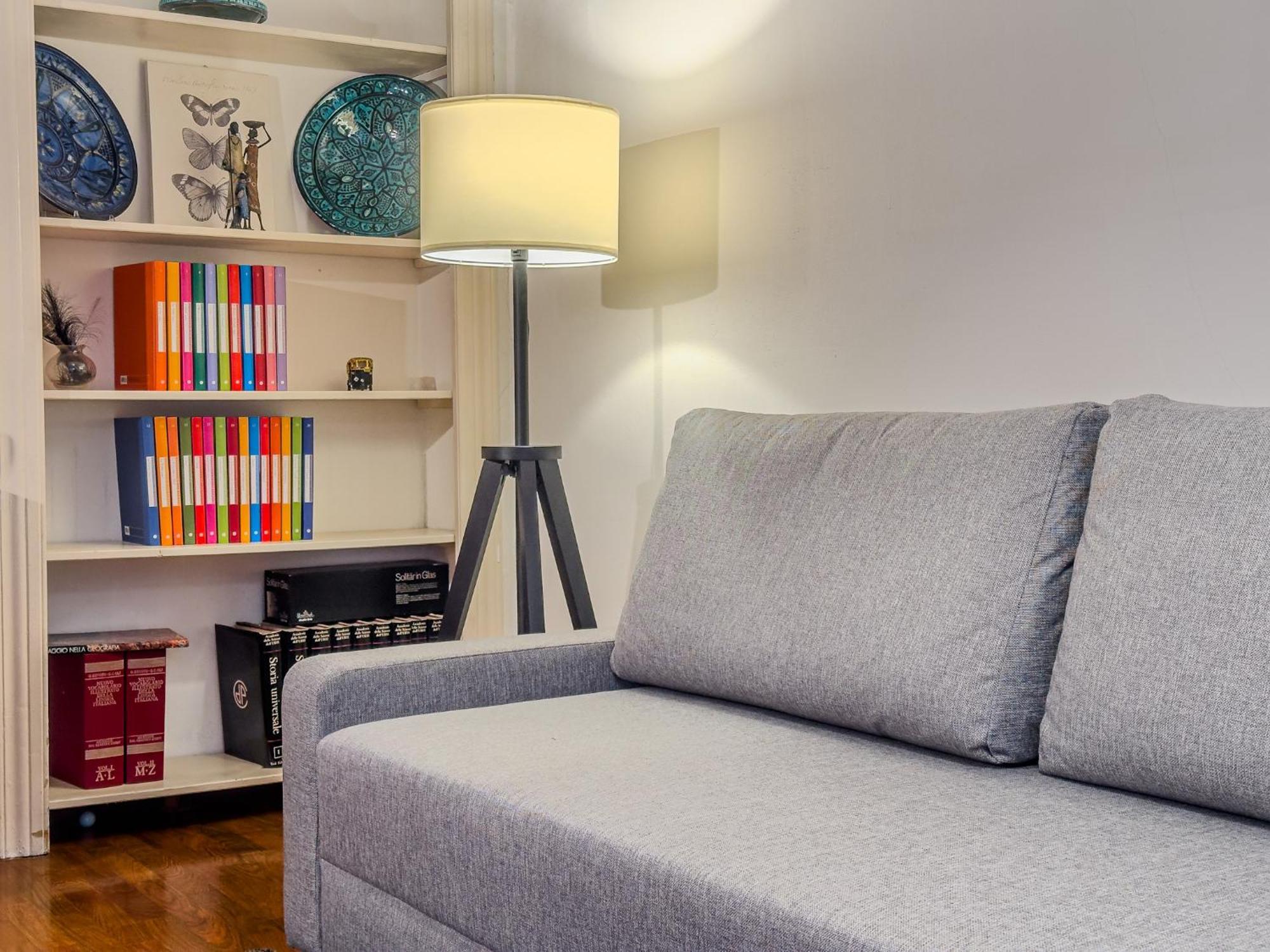 Isola District Milan Apartment — Photos 1