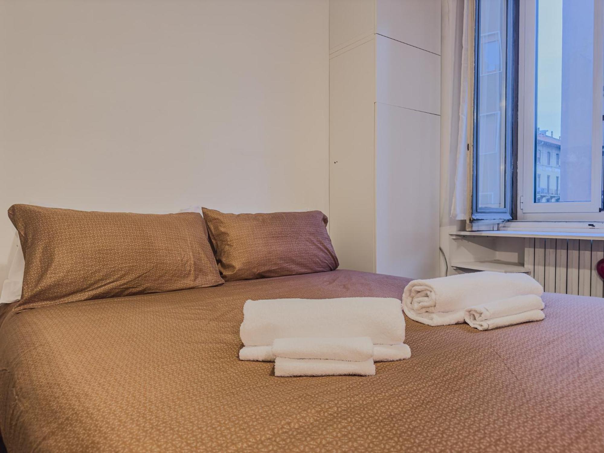 Isola District Milan Apartment — Photos 3